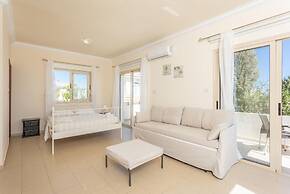 Villa Meli With 3 Bedrooms and 3 Bathrooms