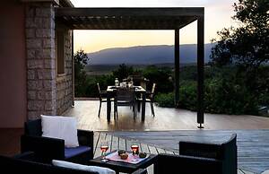 Villa Amelie With 2 Bedrooms and 2 Bathrooms