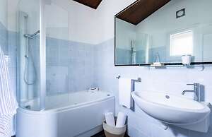 Villa Amelie With 2 Bedrooms and 2 Bathrooms