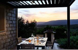Villa Amelie With 2 Bedrooms and 2 Bathrooms