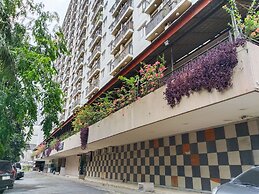 Amerta Room Apartemen Mutiara by Cocotel