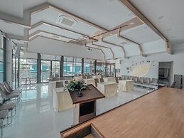 Boathouse Boutique Riverside