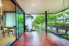 Boathouse Boutique Riverside