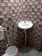 Goroomgo Anand Atithi Bhawan Puri