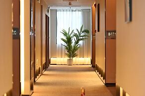 Emperor Yuxuan Hotel Fumin Subway