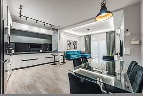 The Teal Spot in Tiran