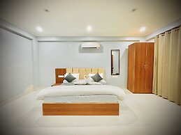 Hotel Grand Aana Inn