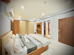 Hotel Grand Aana Inn