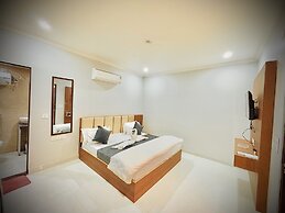 Hotel Grand Aana Inn