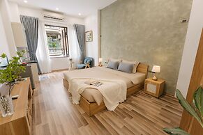 Tamundi Homestay Train street view