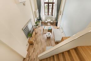 Tamundi Homestay Train street view