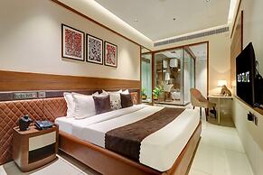 Saltstayz Premier - Mohali Chandigarh