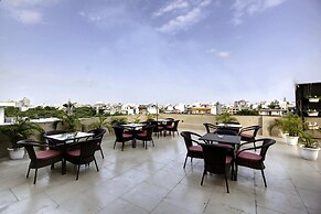 Saltstayz Select – Unitech Cyber Park