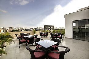 Saltstayz Select – Unitech Cyber Park