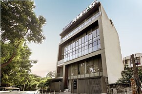 Saltstayz Select – Unitech Cyber Park