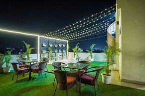 Saltstayz Select – Unitech Cyber Park