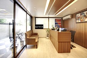 Saltstayz Select – Unitech Cyber Park