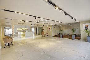 Saltstayz Premier - Near Golf Course Road & Sector 57