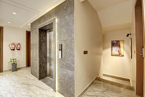 Saltstayz Premier - Near Golf Course Road & Sector 57