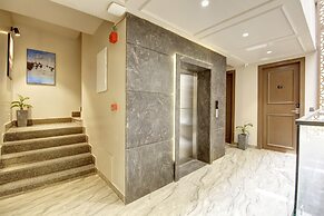 Saltstayz Premier - Near Golf Course Road & Sector 57