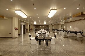 Saltstayz Premier - Near Golf Course Road & Sector 57