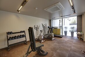 Saltstayz Premier - Near Golf Course Road & Sector 57