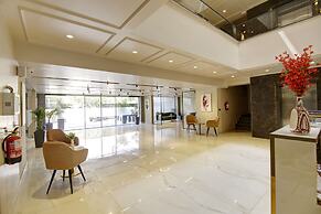 Saltstayz Premier - Near Golf Course Road & Sector 57