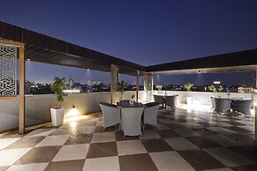 Saltstayz Premier – Golf Course Road & Sector 42