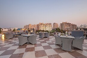 Saltstayz Premier – Golf Course Road & Sector 42