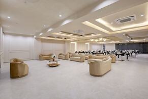 Saltstayz Premier – Golf Course Road & Sector 42