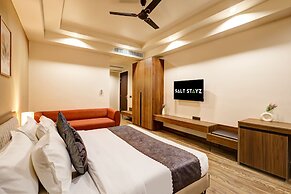 Saltstayz Premier – Golf Course Road & Sector 42
