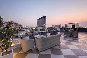 Saltstayz Premier – Golf Course Road & Sector 42