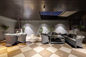 Saltstayz Premier – Golf Course Road & Sector 42