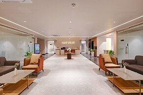 Saltstayz Premier – Golf Course Road & Sector 42