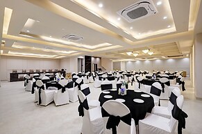 Saltstayz Premier – Golf Course Road & Sector 42