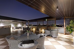 Saltstayz Premier – Golf Course Road & Sector 42