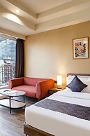 Saltstayz Premier – Golf Course Road & Sector 42