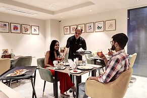 Saltstayz Premier – Golf Course Road & Sector 42