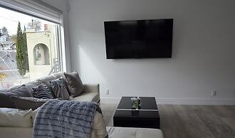 Dimond Abode Vacation Rental