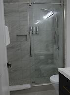 Dimond Abode Vacation Rental