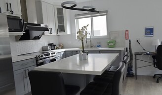 Dimond Abode Vacation Rental