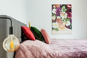 Lanaken Retreat Pool Jacuzzi and Sauna