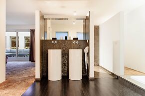 Lanaken Retreat Pool Jacuzzi and Sauna