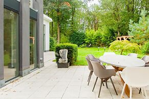 Lanaken Retreat Pool Jacuzzi and Sauna