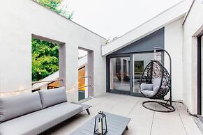 Lanaken Retreat Pool Jacuzzi and Sauna