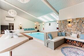 Lanaken Retreat Pool Jacuzzi and Sauna