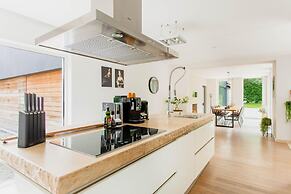 Lanaken Retreat Pool Jacuzzi and Sauna