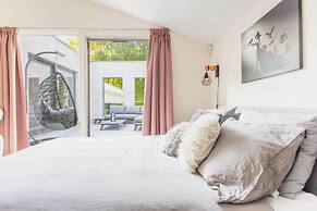 Lanaken Retreat Pool Jacuzzi and Sauna