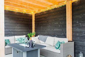 Lanaken Retreat Pool Jacuzzi and Sauna