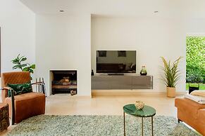 Lanaken Retreat Pool Jacuzzi and Sauna